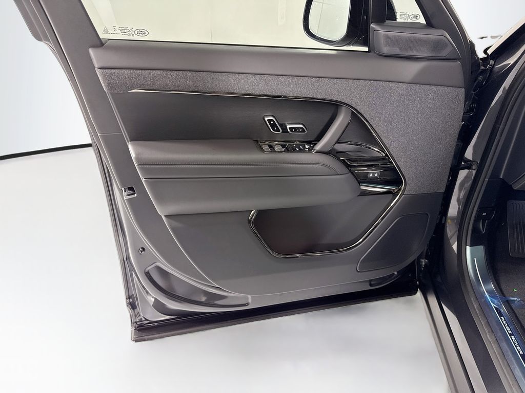 Thumbnail: 2026 Land Rover Range Rover Sport - 25