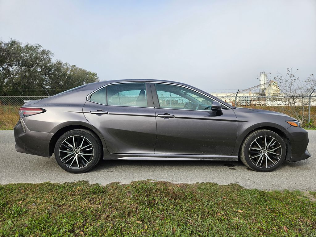 2021 Toyota Camry SE 6