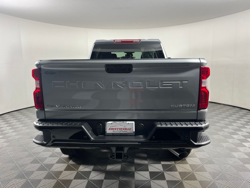 Thumbnail: 2026 Chevrolet Silverado 2500 - 4