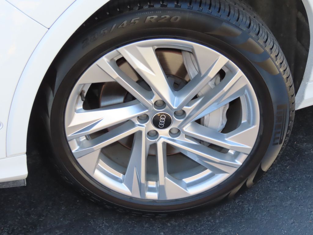 Thumbnail: 2021 Audi Q7 - 3