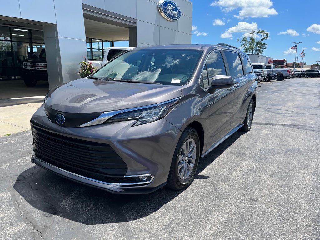 Predawn Gray Mica 2023 Toyota Sienna XLE 7-Passenger FWD Minivan Front-Wheel Drive Continuously Variable Transmission
