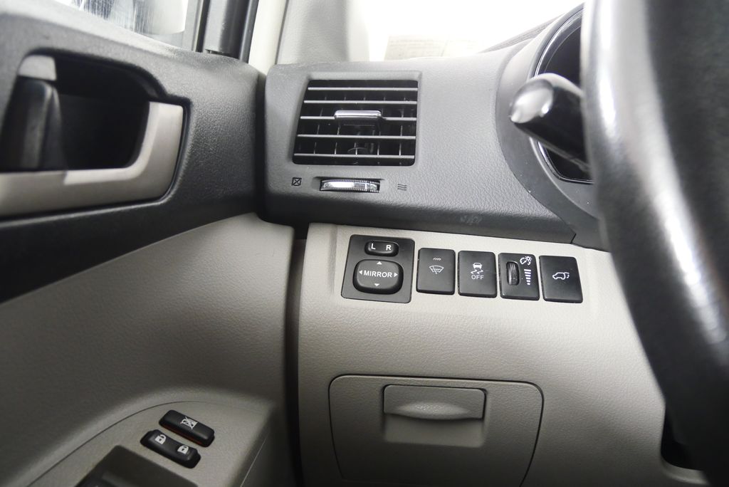 Thumbnail: 2012 Toyota Highlander - 16