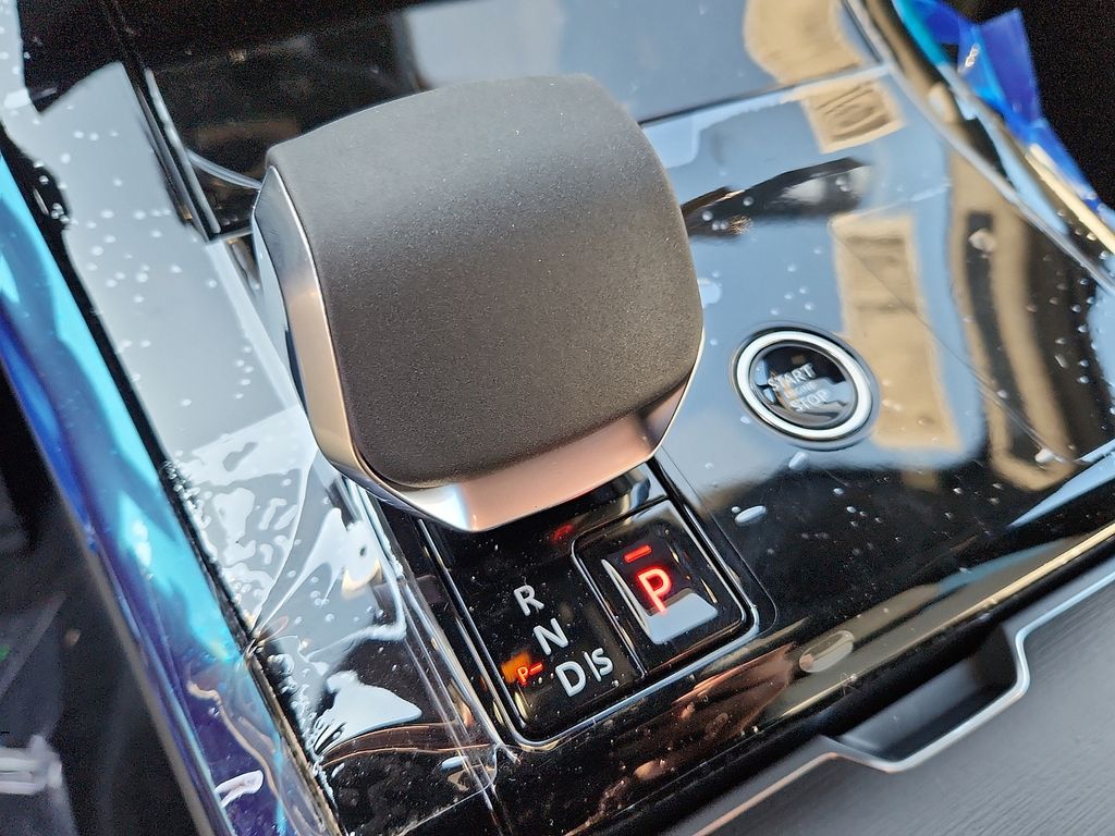 Thumbnail: 2026 Land Rover Range Rover Sport - 7