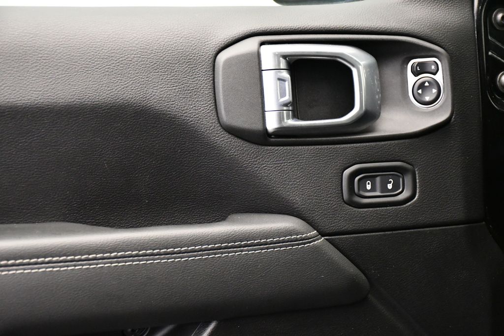 2021 Jeep Wrangler Unlimited Sahara 29