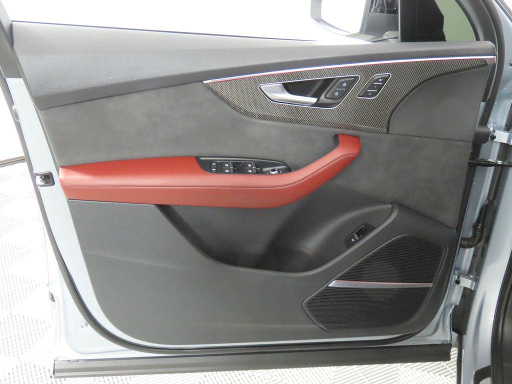 Thumbnail: 2023 Audi SQ7 - 27