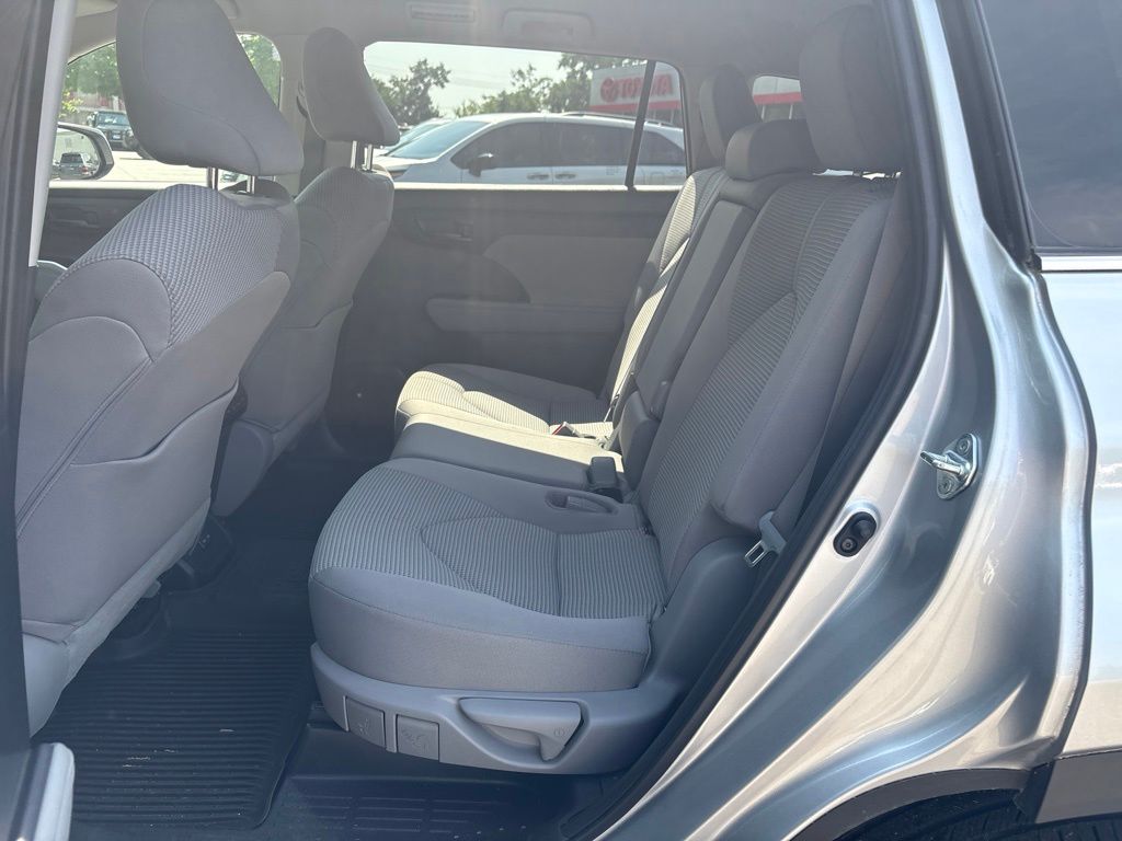 Used 2023 Silver Toyota LE image 7