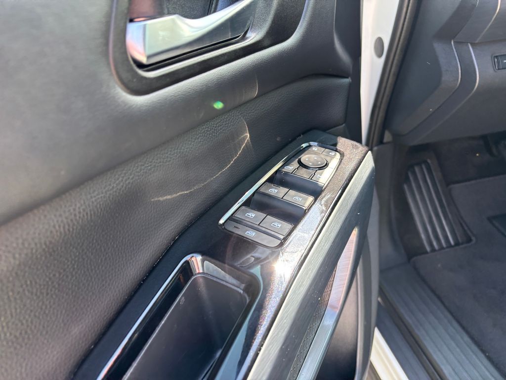 Used Car 2024 Nissan Pathfinder  Sl For Sale Under $35,000 In Austin, Texas