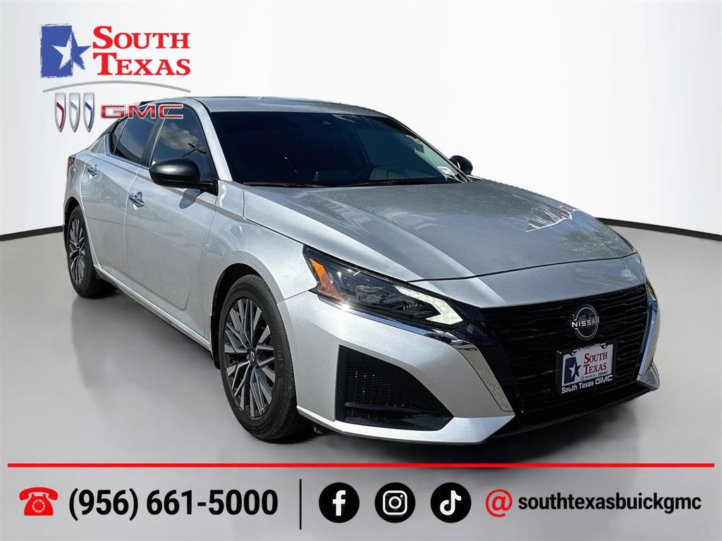 2024 Nissan Altima 2.5 SV FWD