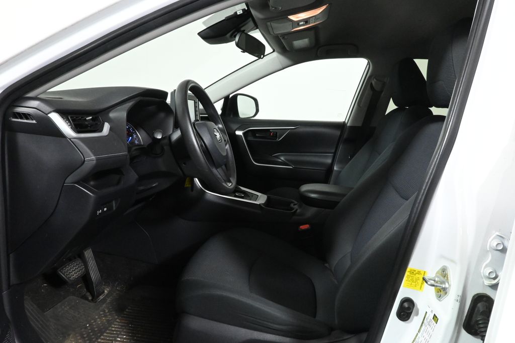 Thumbnail: 2019 Toyota RAV4 - 3