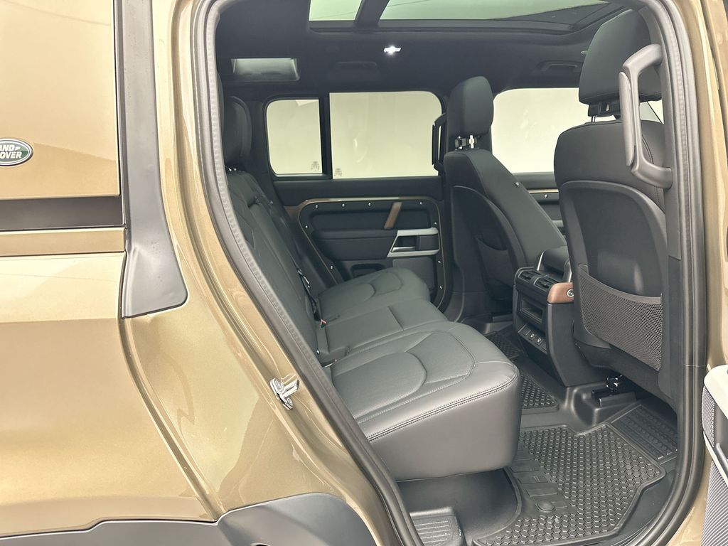 Thumbnail: 2024 Land Rover Defender - 4