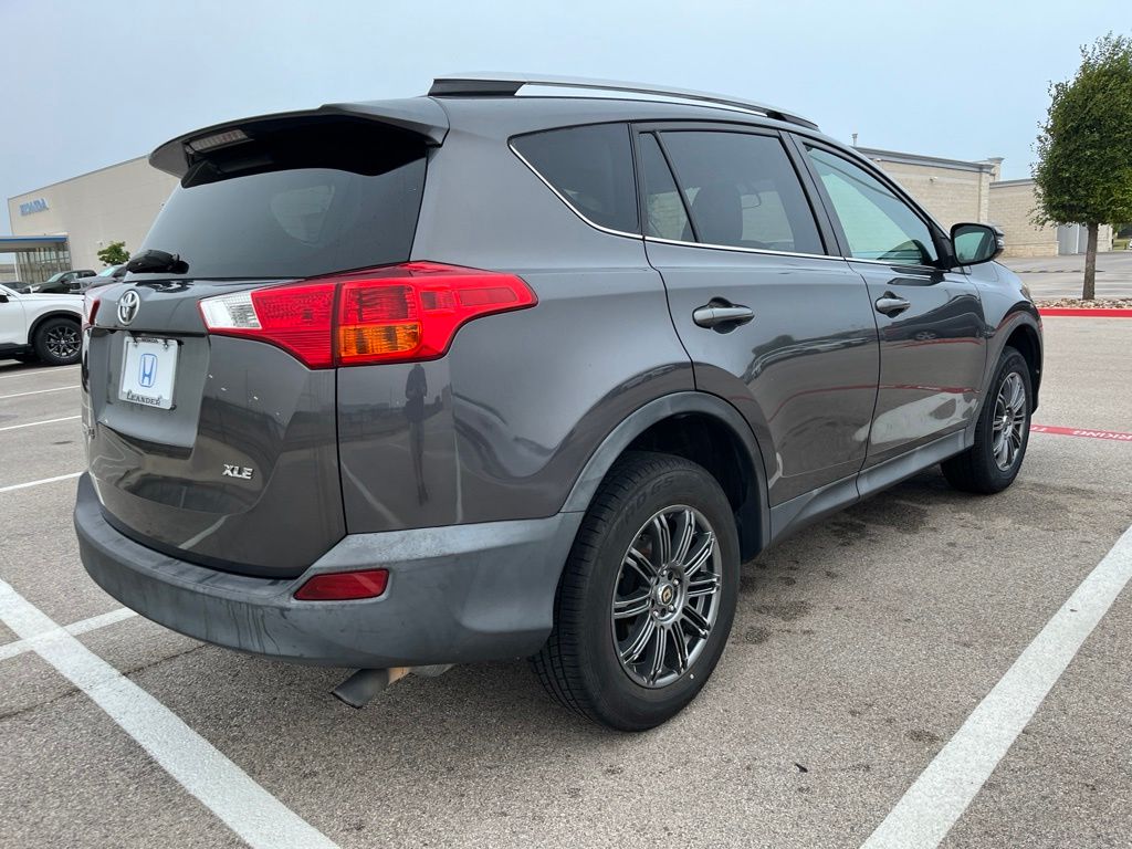 Thumbnail: 2015 Toyota RAV4 - 4