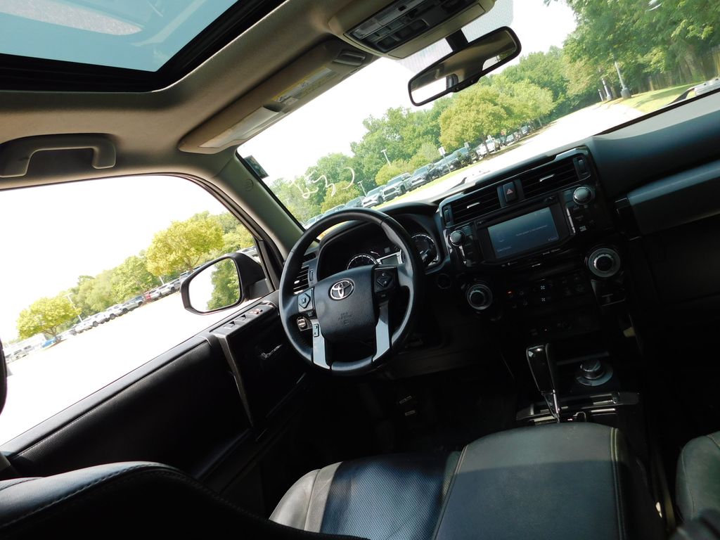 Thumbnail: 2019 Toyota 4Runner - 7