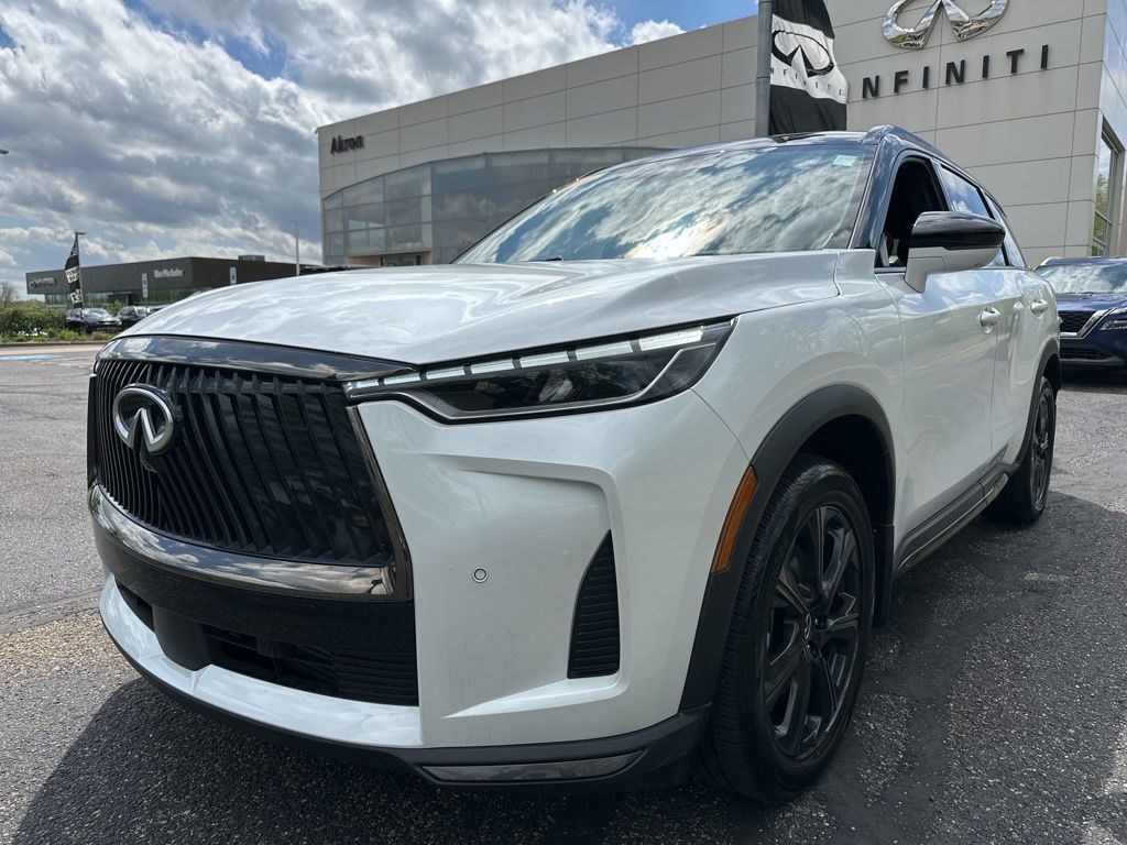 White / Black 2026 INFINITI QX60 Autograph AWD SUV / Crossover All-Wheel Drive 9-Speed Automatic