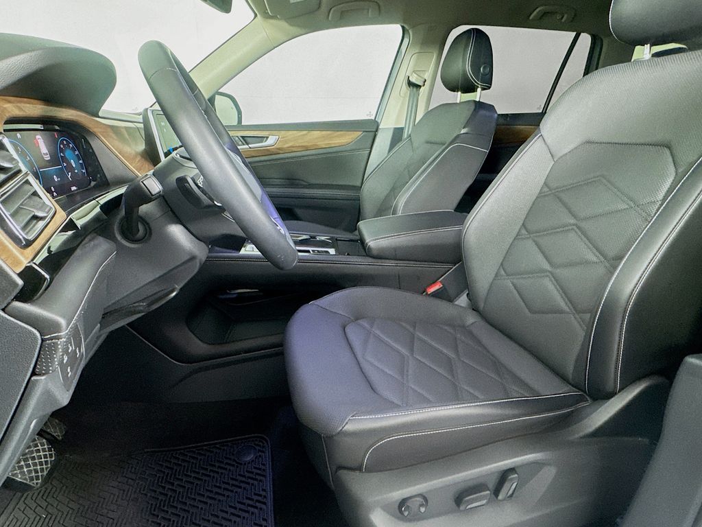 Used Car 2024 Volkswagen Atlas  2.0t Se W/technology For Sale Under $35,000 In Austin, Texas