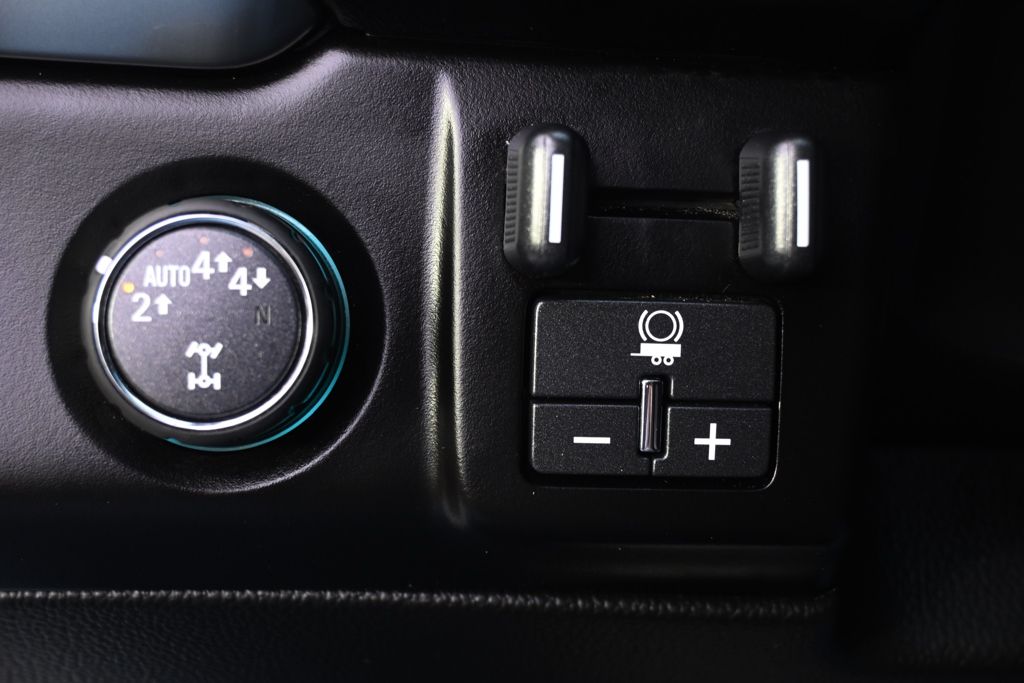 Used 2019  Chevrolet Premier image 22