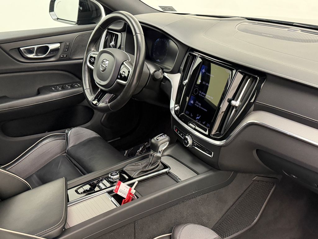 Thumbnail: 2021 Volvo S60 - 10