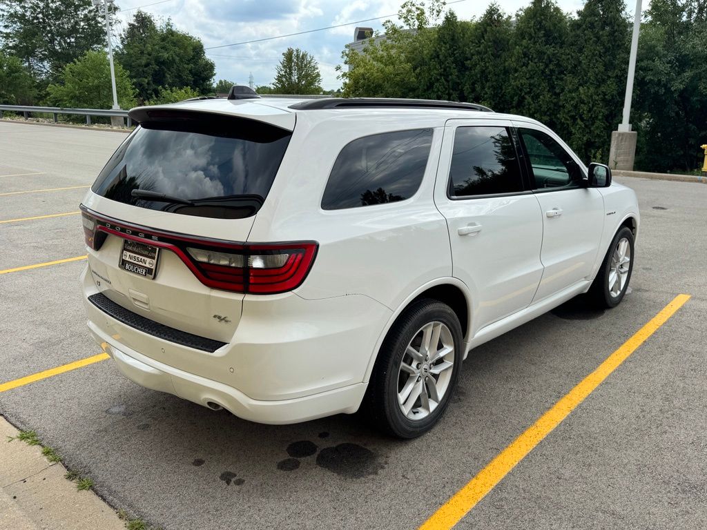 Used 2025 White Knuckle Clearcoat Dodge R/T Plus image 4
