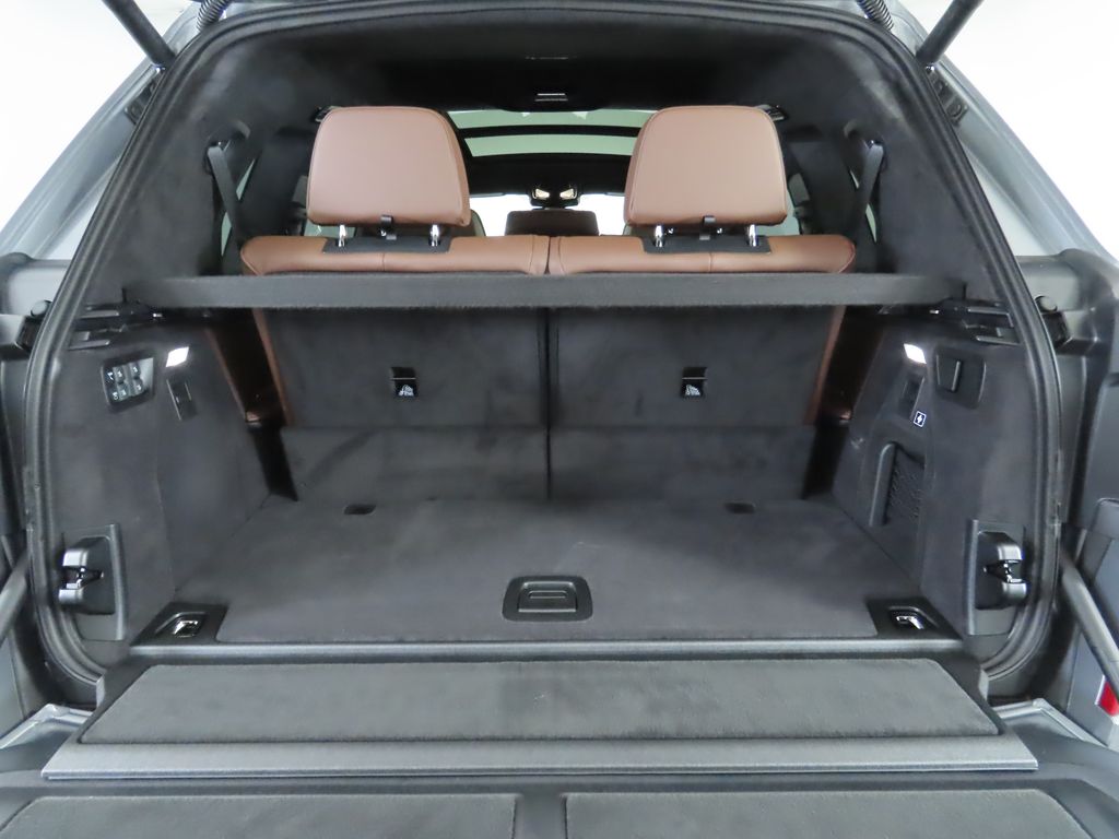 2026 BMW X7 M60i 30