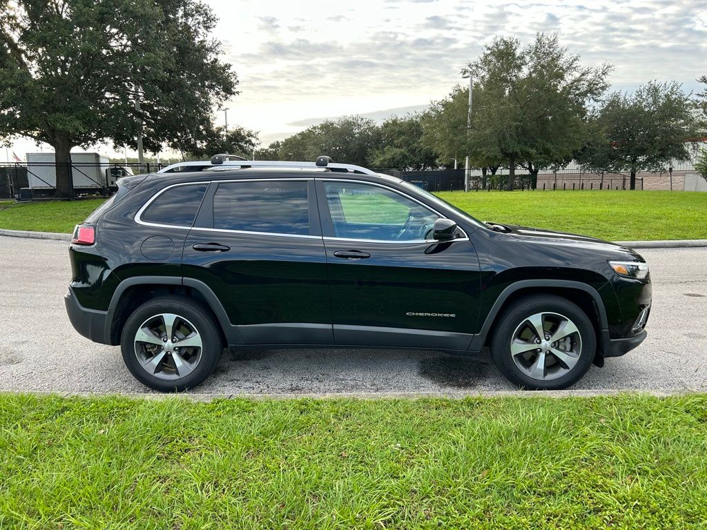 Thumbnail: 2019 Jeep Cherokee - 5