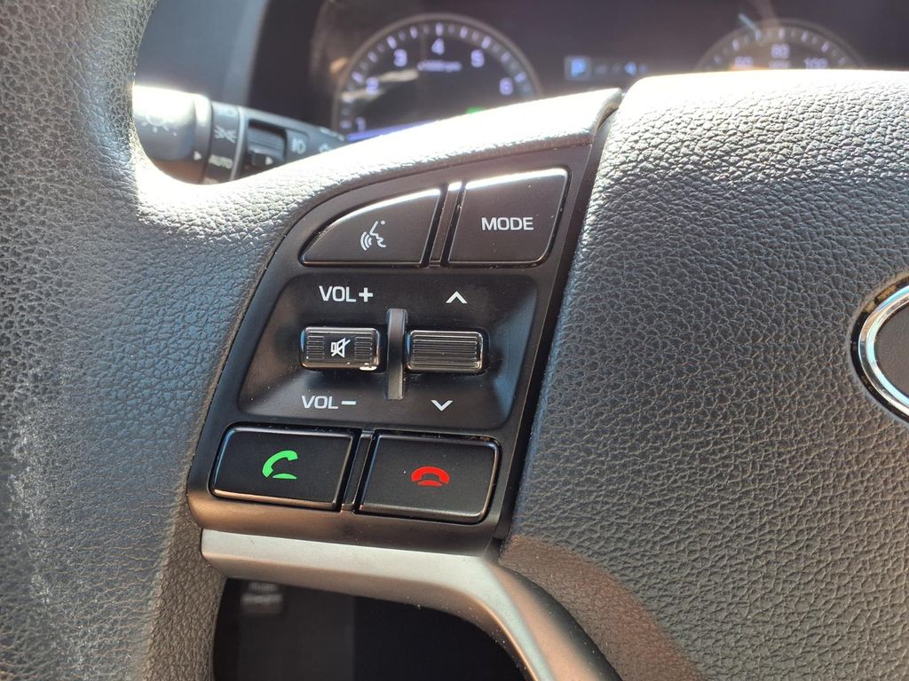2016 Hyundai Tucson SE White at Baytown Hyundai