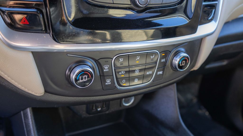 Used 2022 Chevrolet Traverse LS 4D Sport Utility