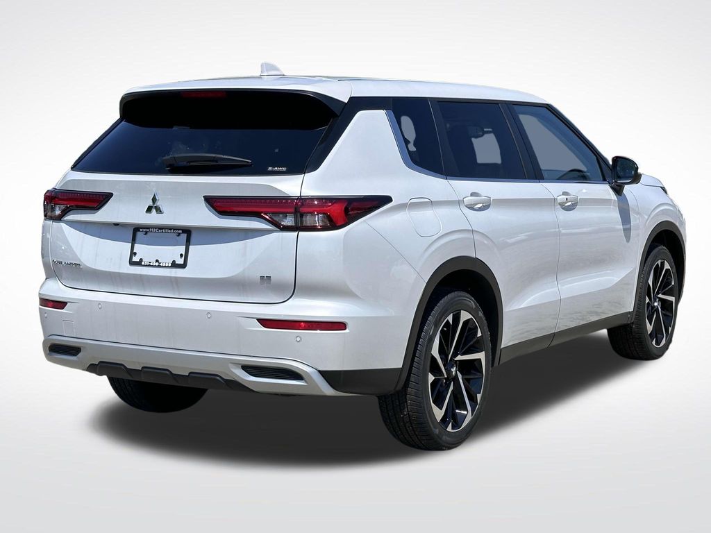 2024 Mitsubishi Outlander SE 6