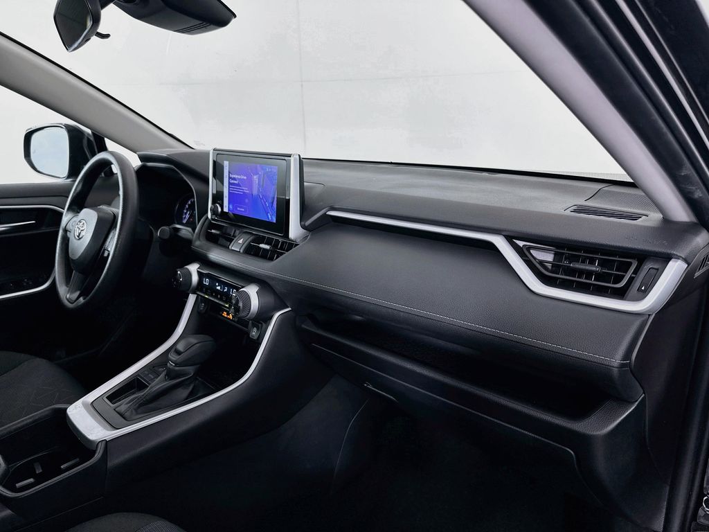 Thumbnail: 2025 Toyota RAV4 - 29