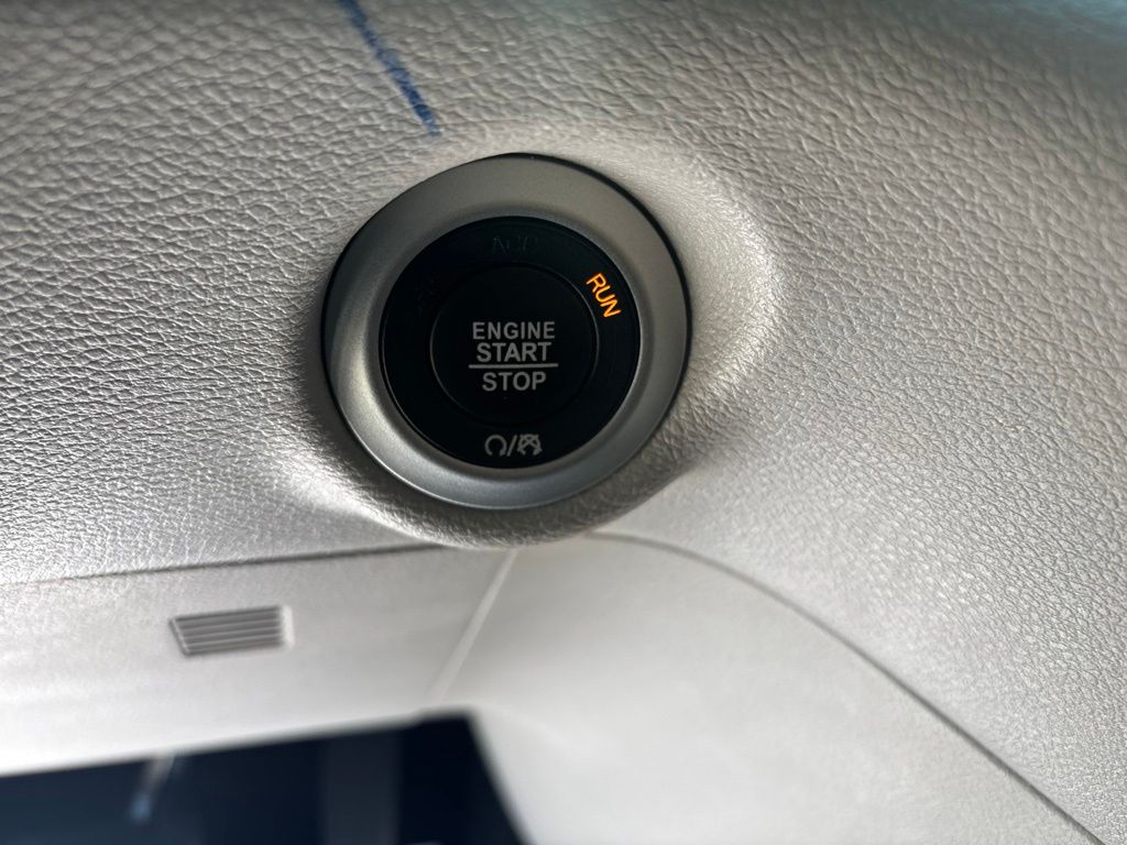 Used 2023 Chrysler Pacifica Van