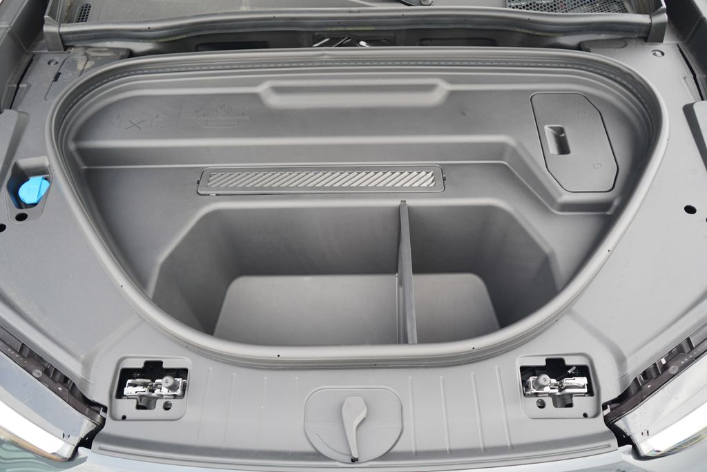 2025 Audi Q6 e-tron Premium 12