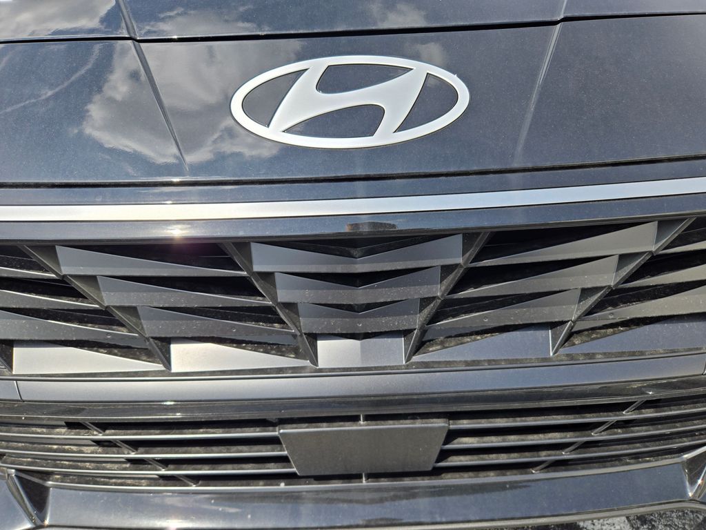 2025 Hyundai Elantra Limited Edition 11