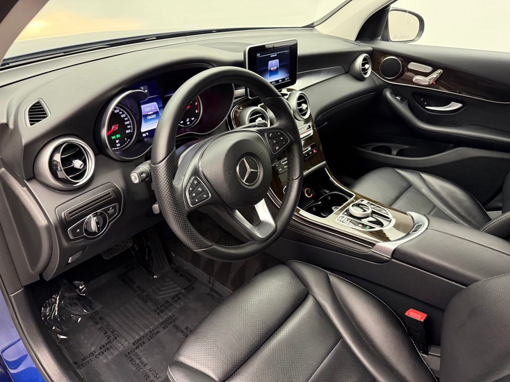 Thumbnail: 2017 Mercedes-Benz GLC - 4