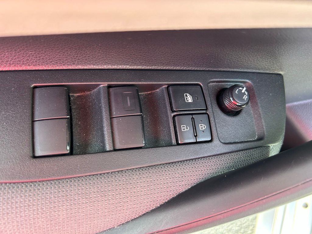 Thumbnail: 2022 Toyota Corolla - 16