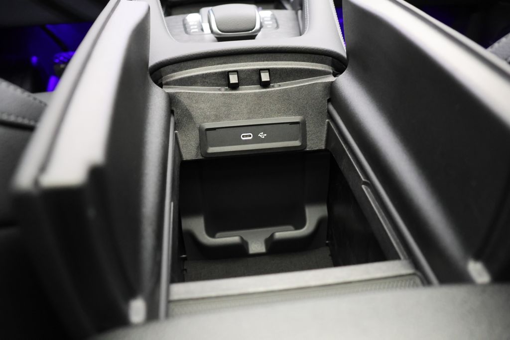 Thumbnail: 2026 Mercedes-Benz GLE - 30