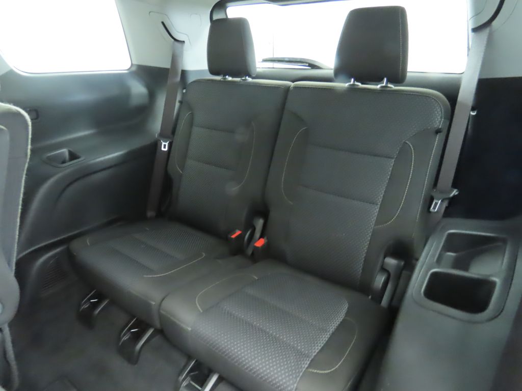 2023 GMC Acadia SLE 23