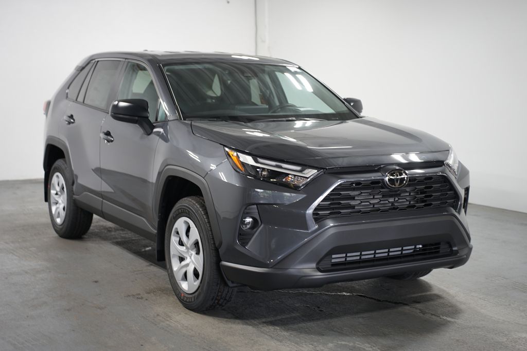 2025 Toyota RAV4 LE 3