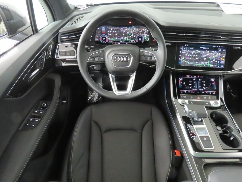 Thumbnail: 2026 Audi Q7 - 12