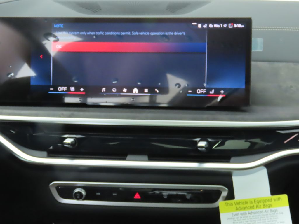 2026 BMW X7 M60i 14