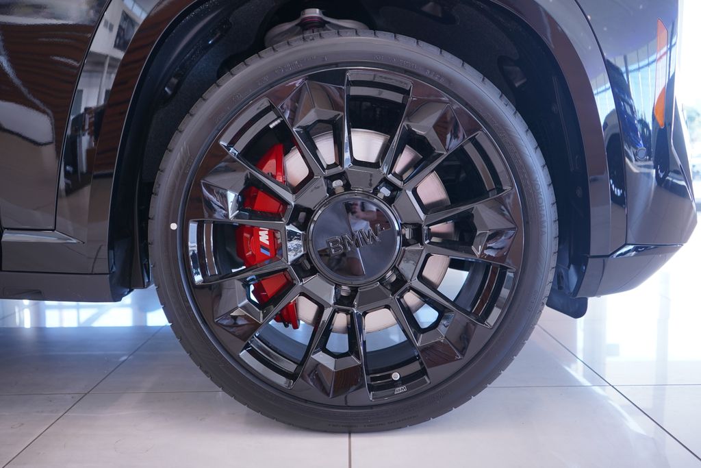 Thumbnail: 2026 BMW XM - 2