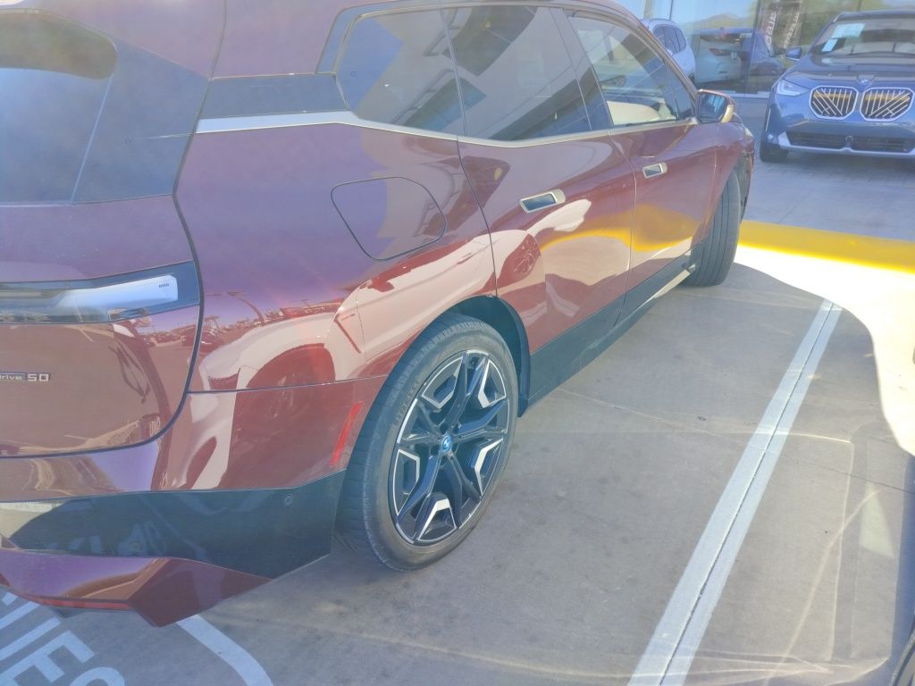 Thumbnail: 2022 BMW iX - 5