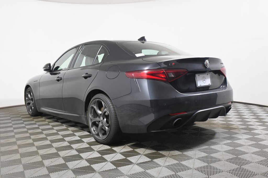 Thumbnail: 2023 Alfa Romeo Giulia - 5