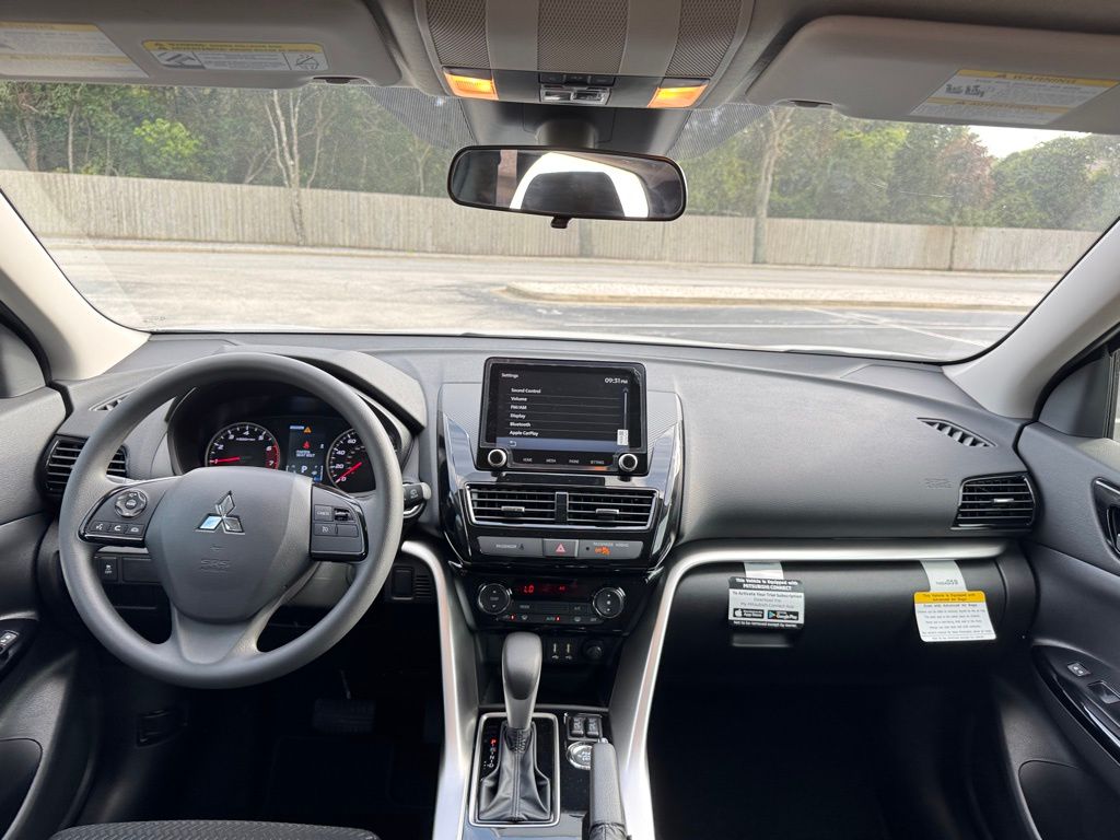 2025 Mitsubishi Eclipse Cross LE photo 20