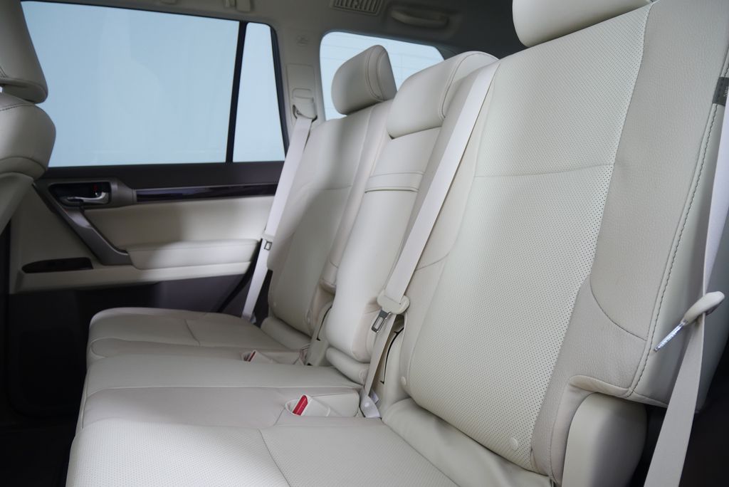 Thumbnail: 2019 Lexus GX - 16