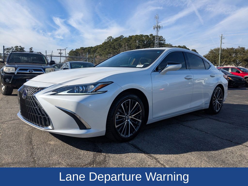 2022 Lexus ES 300h 
