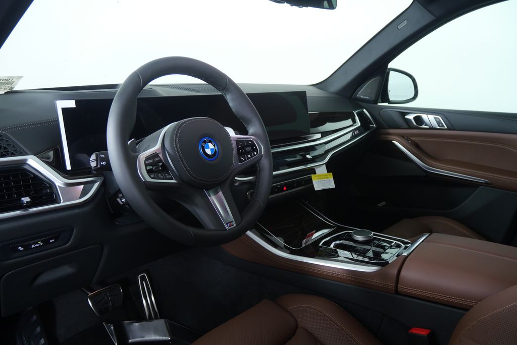 Thumbnail: 2026 BMW X5 - 12