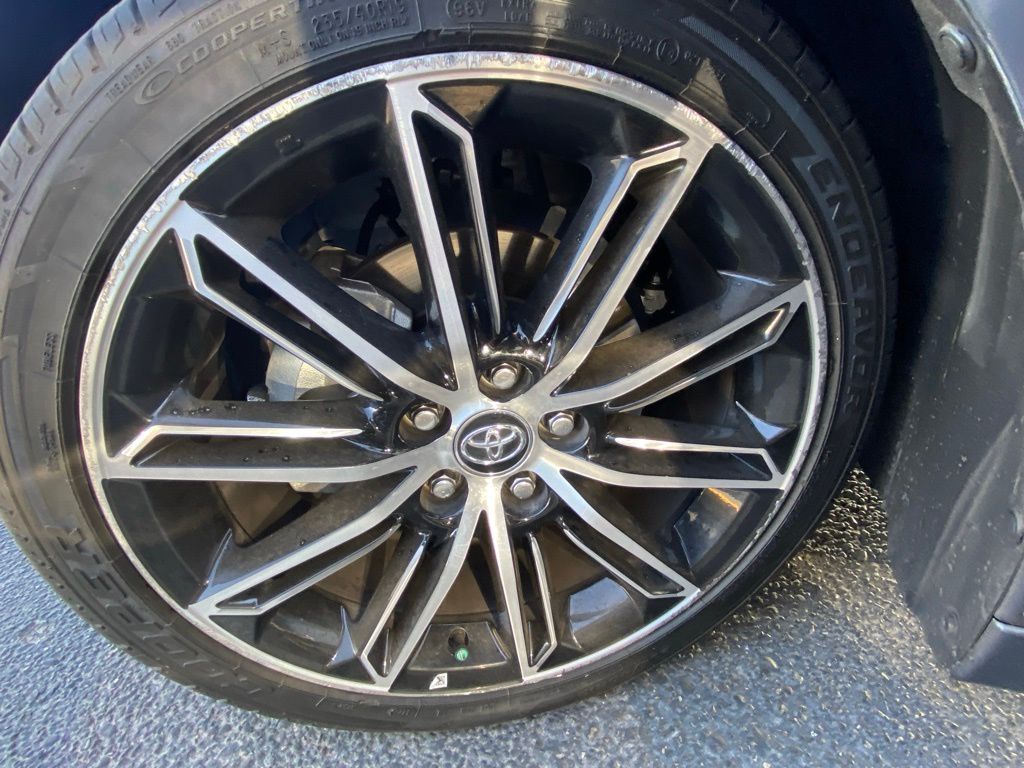 Thumbnail: 2020 Toyota Avalon - 17