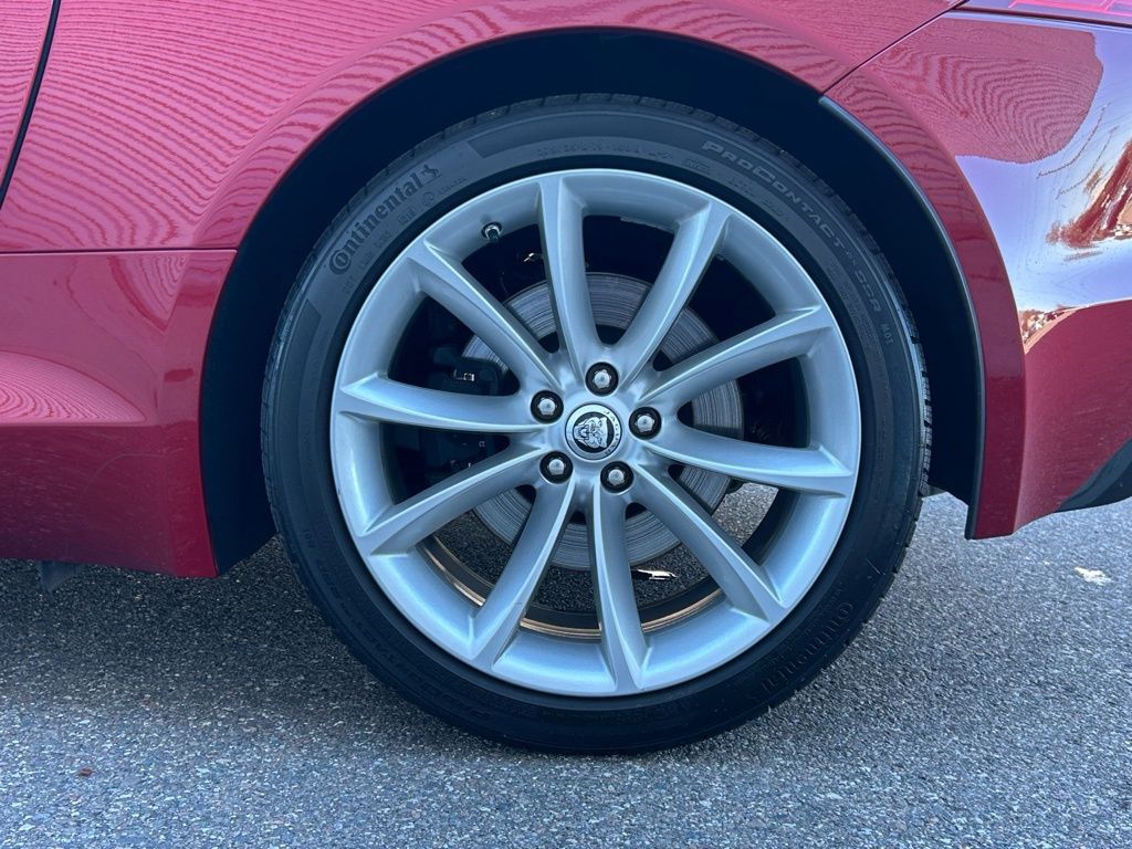 Used 2014  Jaguar S image 62