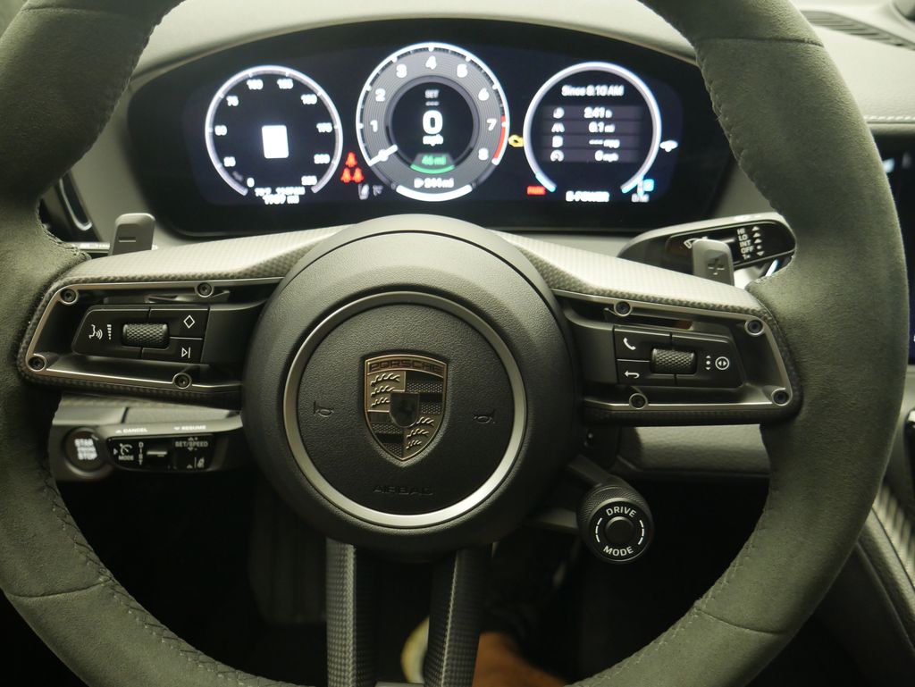 Thumbnail: 2025 Porsche Panamera - 31
