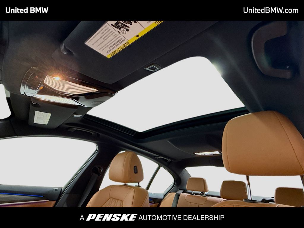 Thumbnail: 2023 BMW 5 Series - 12