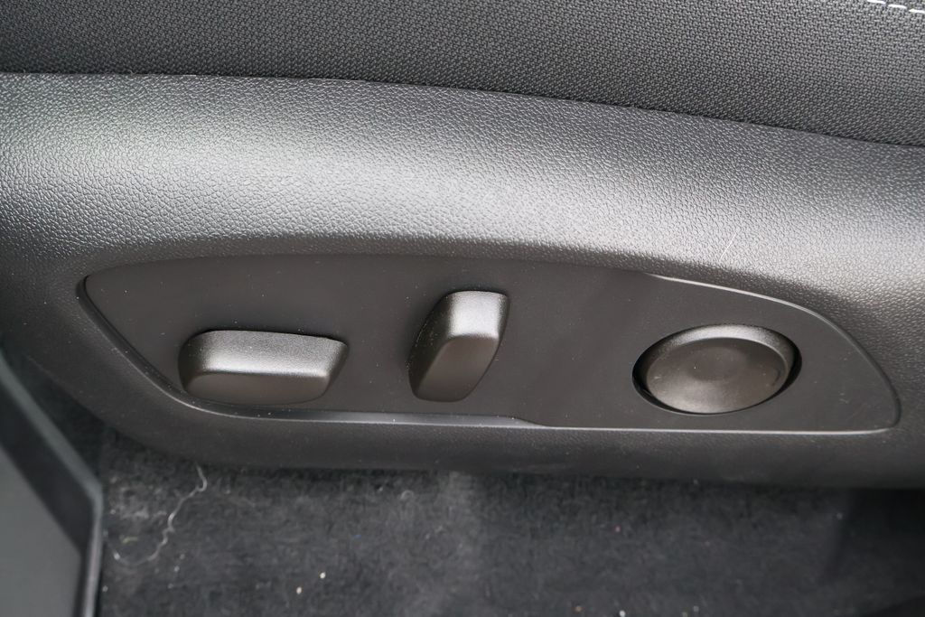 Thumbnail: 2026 Chevrolet Traverse - 17