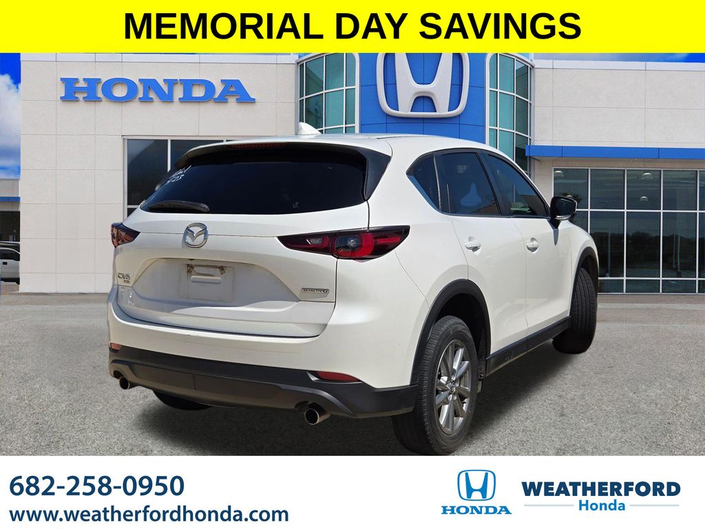 2022 Mazda CX-5 S Preferred package Auto AWD's photo